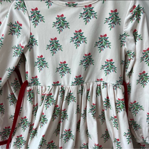 Girl August Size 7 - Picture 2 of 2